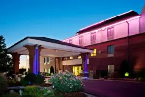 Holiday Inn Express_Corydon night