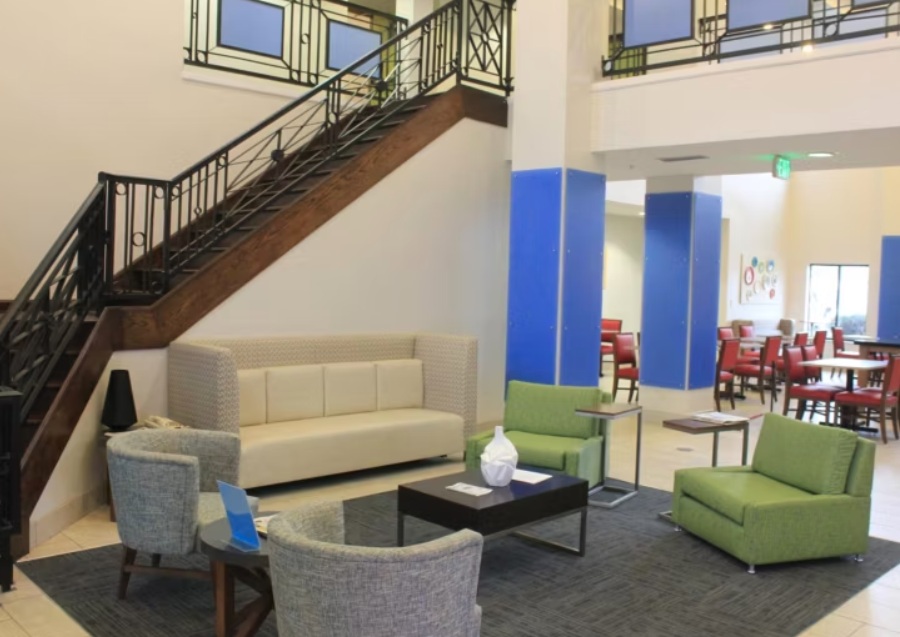 Holiday Inn Express_Corydon lobby