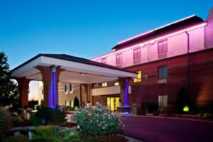 Holiday Inn Express_Corydon night